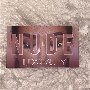 Hugs Beauty Nude Palette